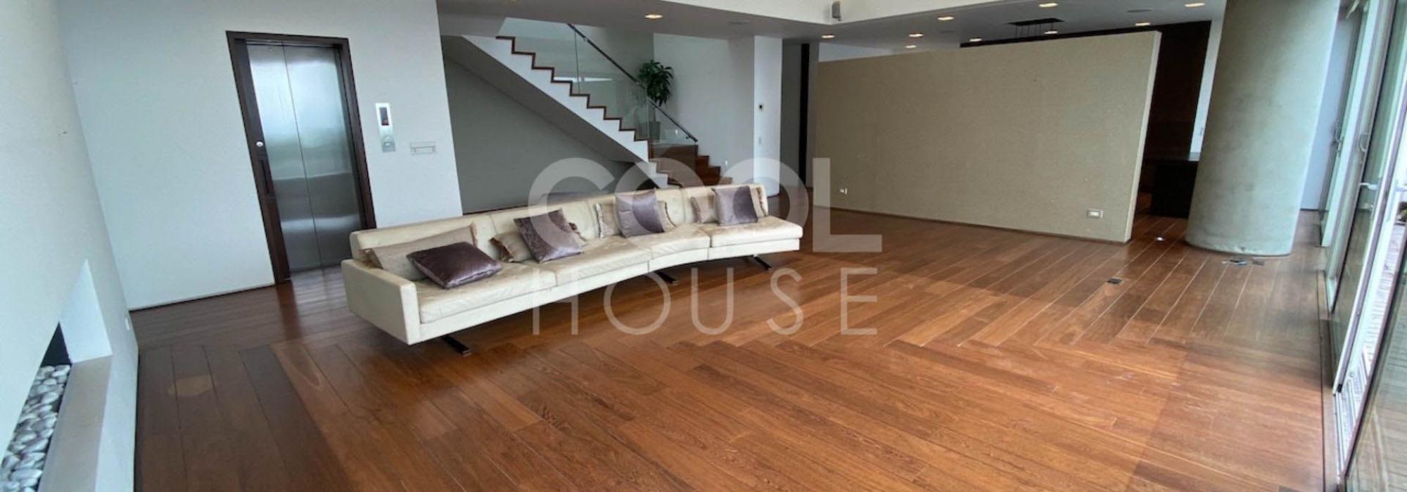Apartamento penthouse dúplex con terraza en venta en Rosales