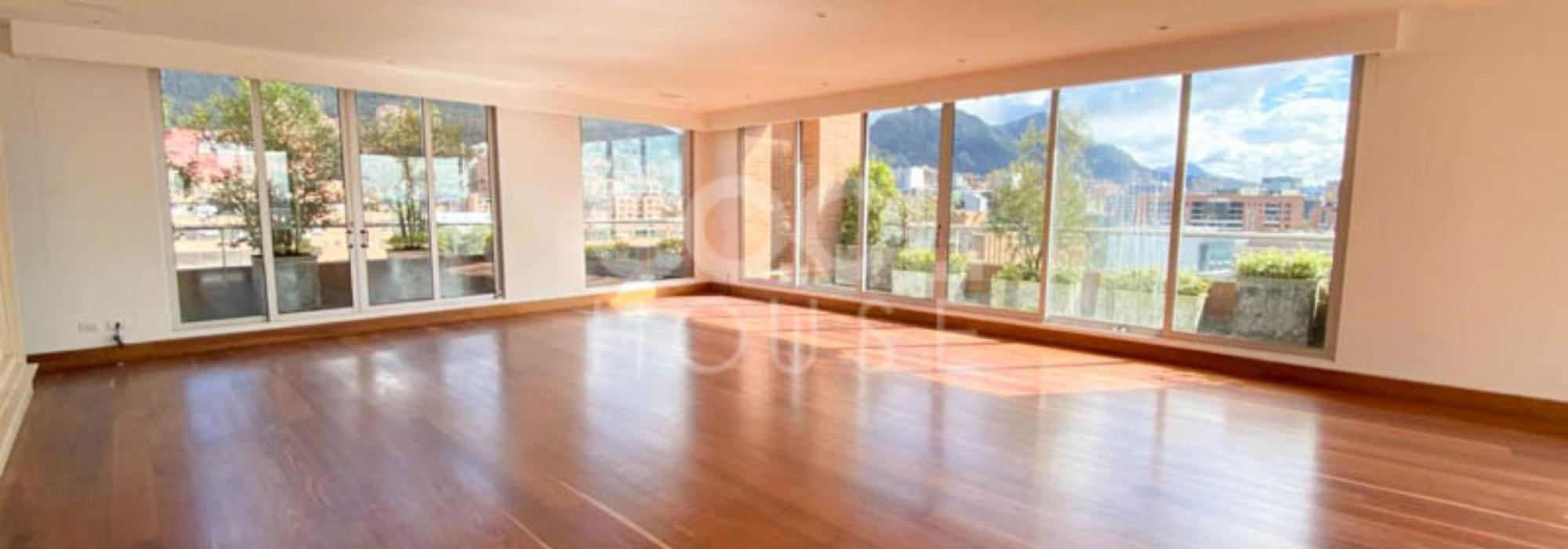 Apartamento con Terraza en Venta en La Cabrera