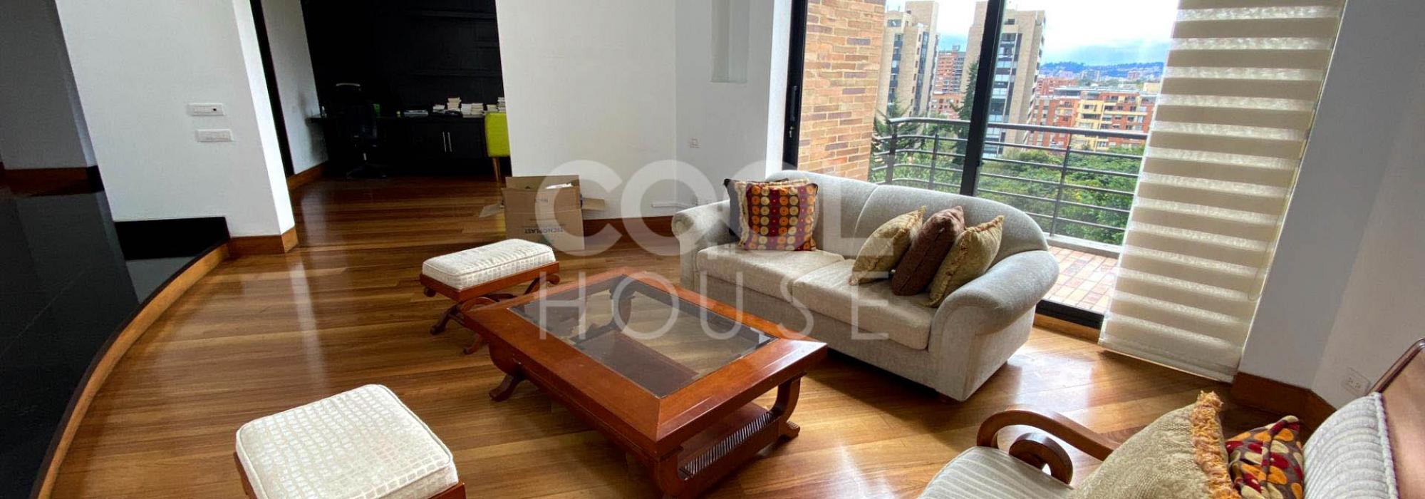 Apartamento Dúplex con terraza en venta en Bella Suiza 