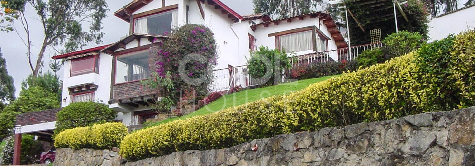 Casa Lote en venta con terraza en Altos de Suba