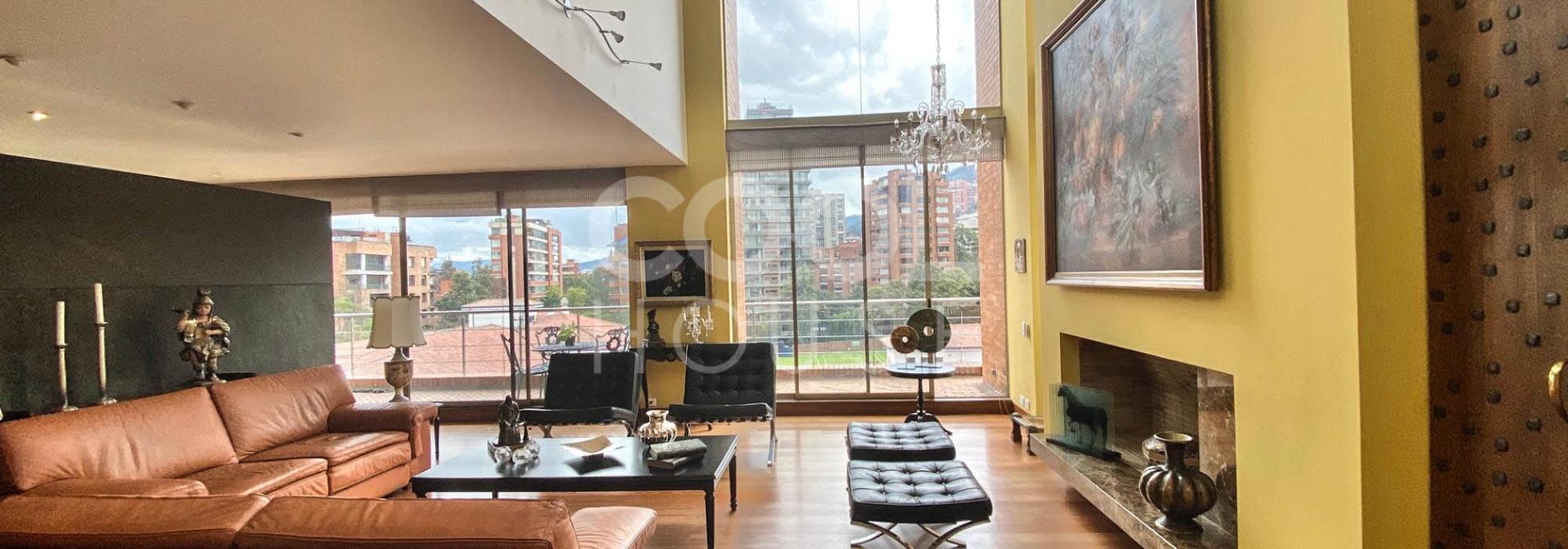 Apartamento penthouse con terraza en venta en el Retiro  