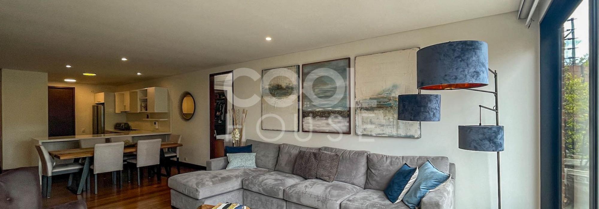 Apartamento moderno con terraza en venta en Los Rosales