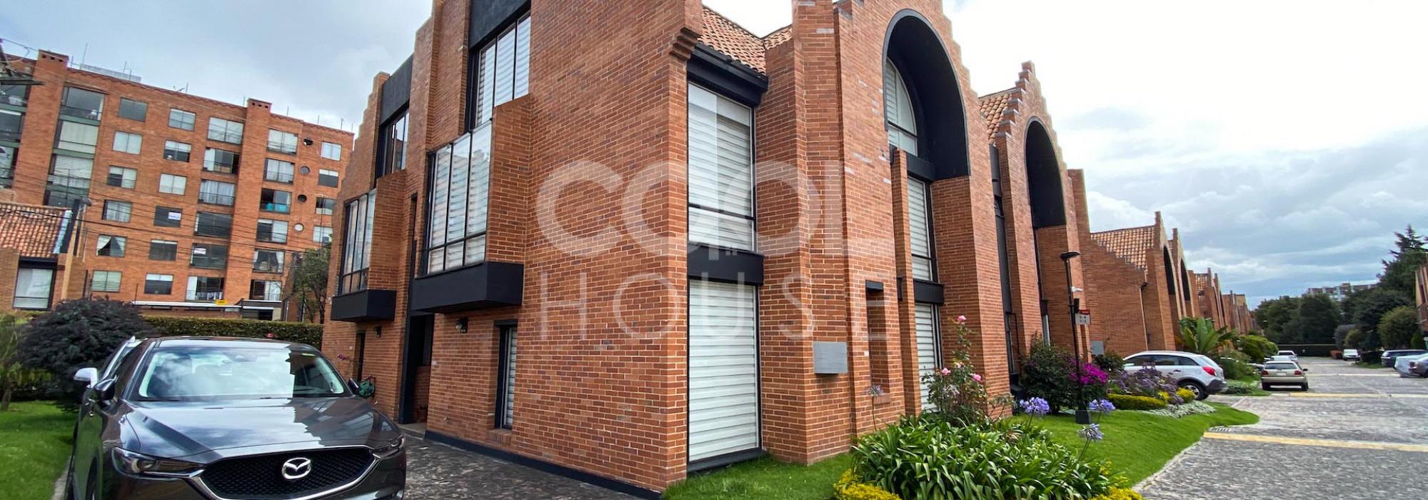 Casa triplex remodelada en venta en Belmira