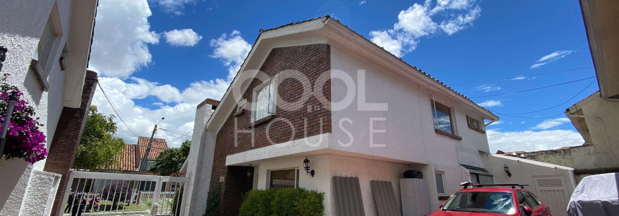 Casa Dúplex con terraza en venta en Alhambra
