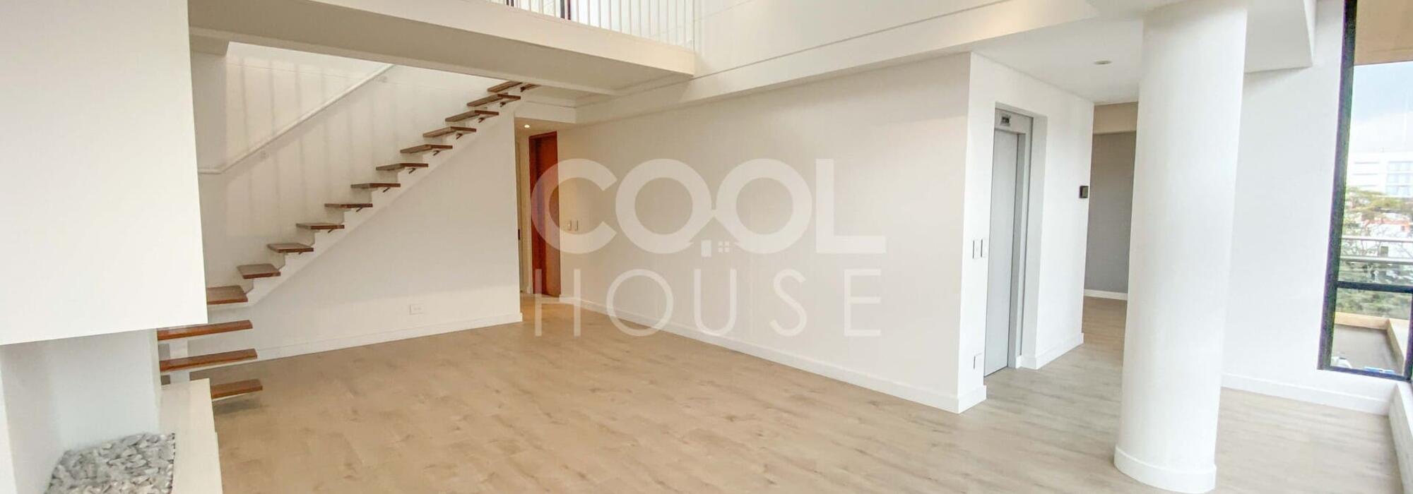 Apartamento Dúplex con terraza en venta en El Virrey