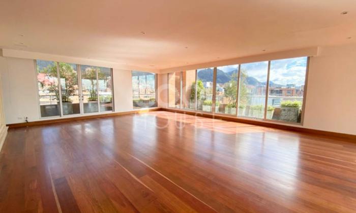 Apartamento con Terraza en Venta en La Cabrera