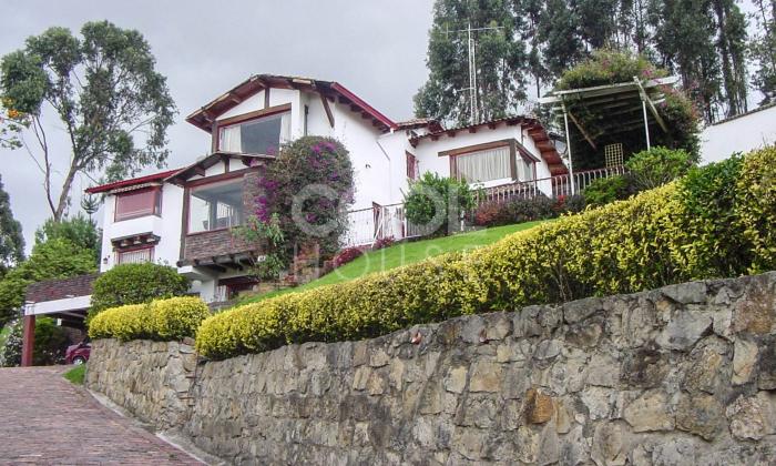 Casa Lote en venta con terraza en Altos de Suba