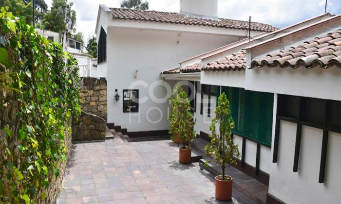 Casa con Terraza en venta o arriendo en Altos de Suba