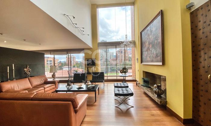 Apartamento penthouse con terraza en venta en el Retiro  
