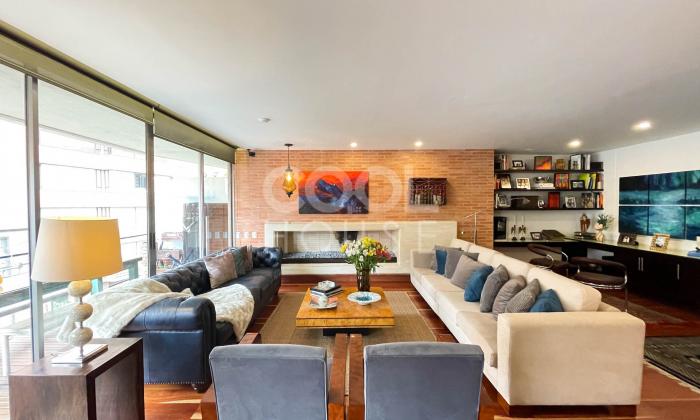 Apartamento con terraza en venta en Los Rosales 