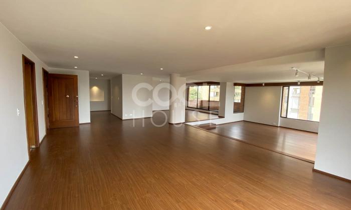 Apartamento Remodelado en venta en Los Rosales