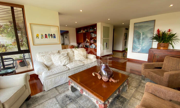 Apartamento remodelado en arriendo en Chicó