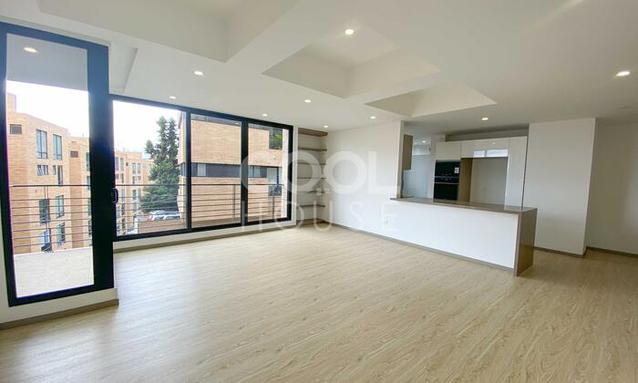 Apartamento para estrenar con terraza en venta en Rosales alto.