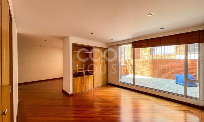 Apartaestudio con terraza en venta en Chicó Norte III