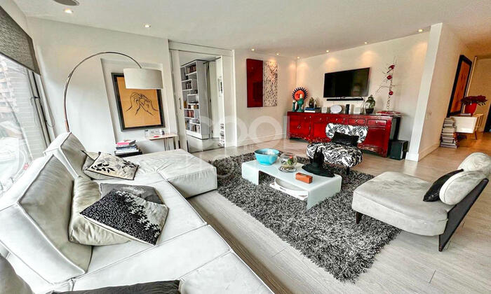 Apartamento con terraza en venta en Los Rosales