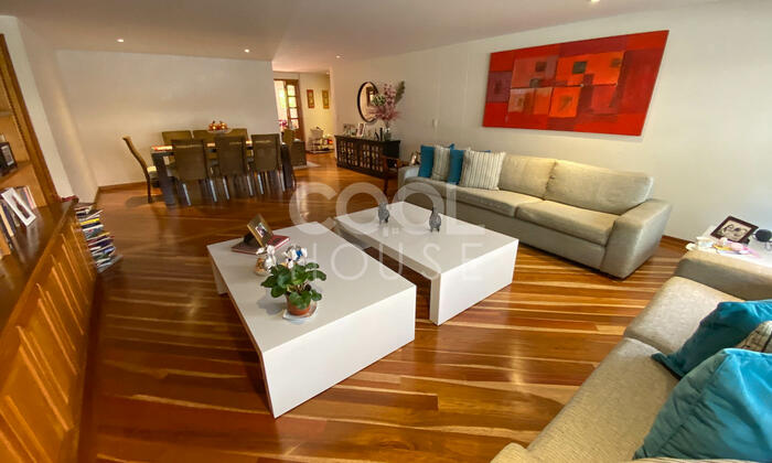 Apartamento con terraza en venta en Chicó Navarra 