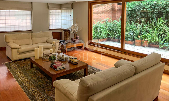 Apartamento con terraza en arriendo en Los Rosales 