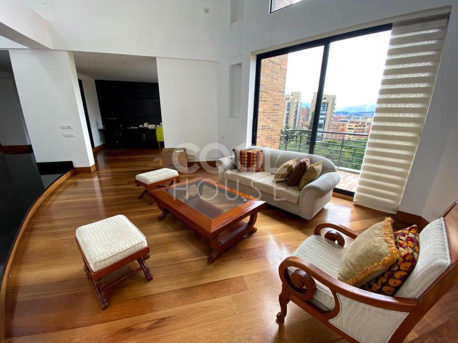 Apartamento Dúplex con terraza en venta en Bella Suiza 