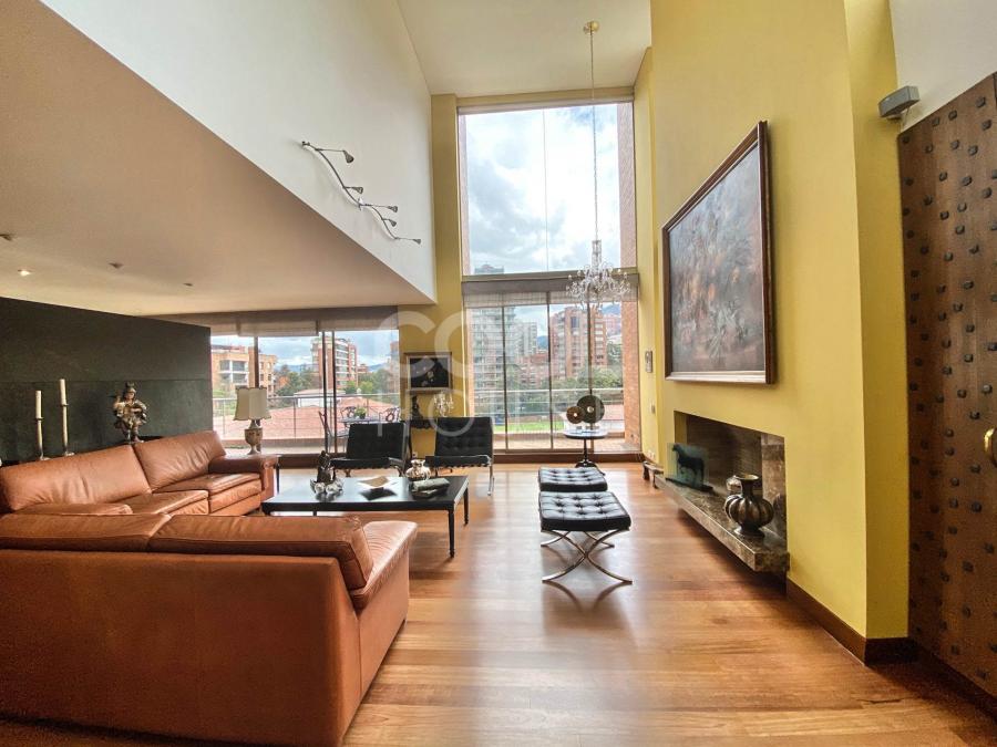 Apartamento penthouse con terraza en venta en el Retiro  