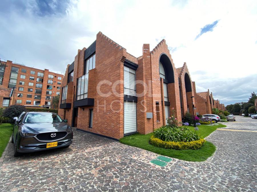 Casa triplex remodelada en venta en Belmira