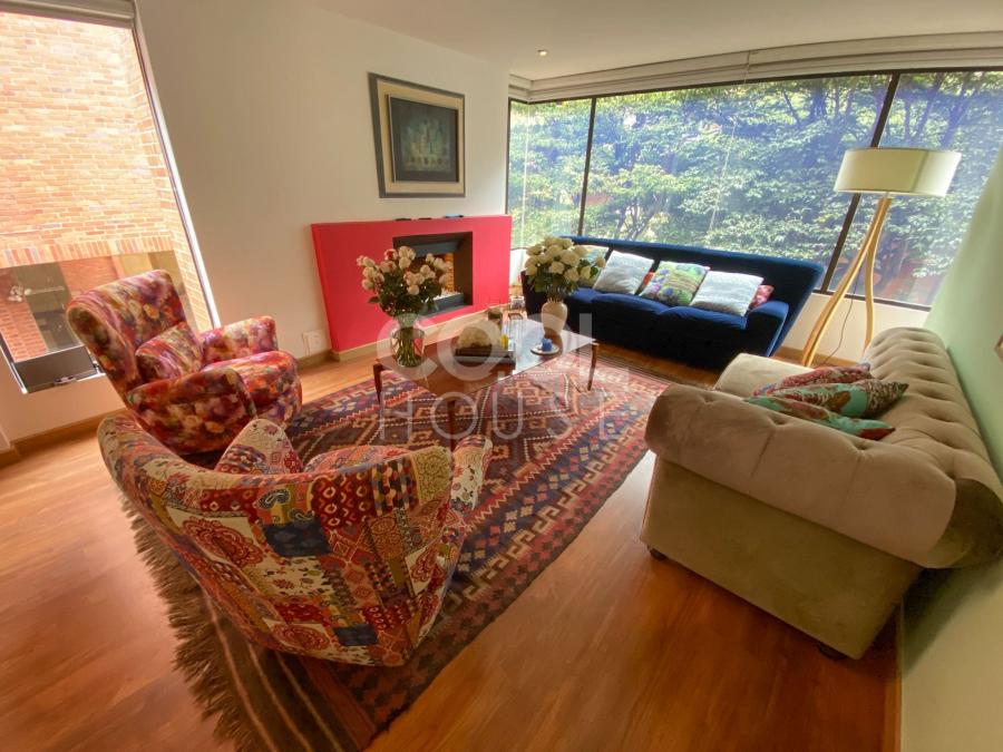 Apartamento con terraza en venta o arriendo en Chicó