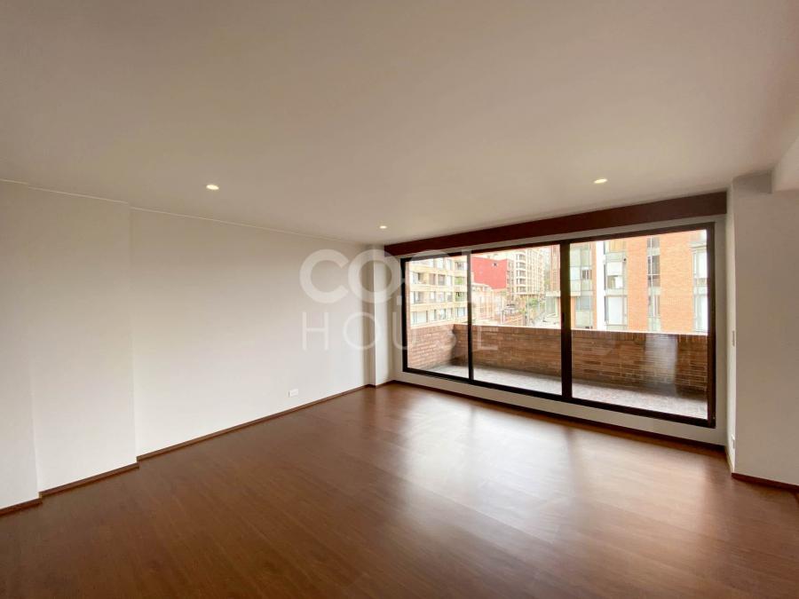 Apartamento Remodelado en venta en Los Rosales