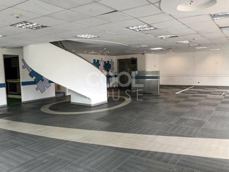 Oficina Dúplex penthouse en venta o arriendo en Edificio Parque Ejecutivo 93