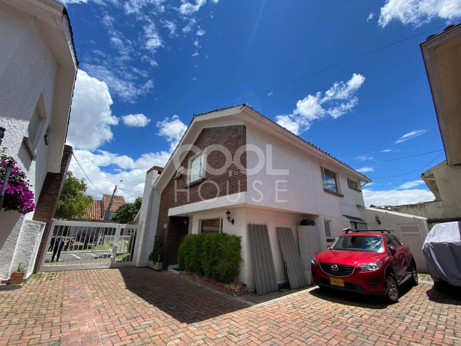 Casa Dúplex con terraza en venta en Alhambra