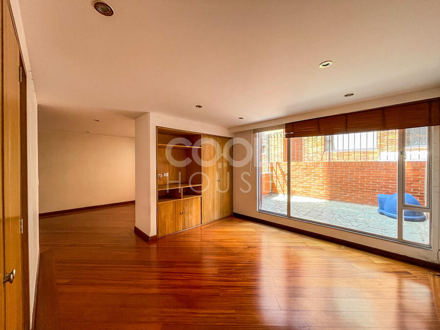 Apartaestudio con terraza en venta en Chicó Norte III