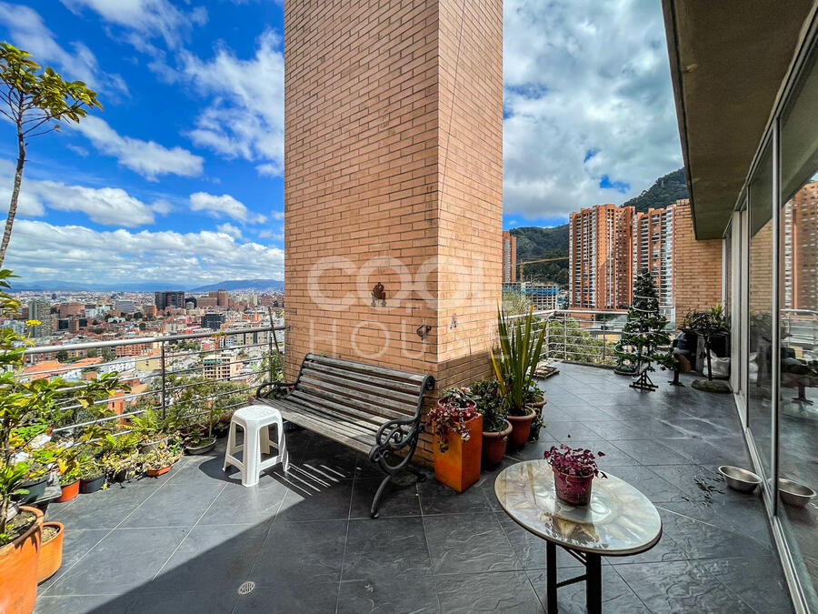 Apartamento con terraza en venta en El Castillo 