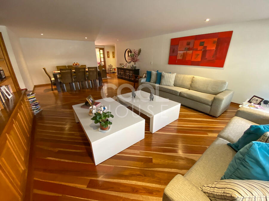 Apartamento con terraza en venta en Chicó Navarra 