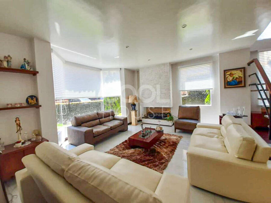 Casa Triplex con terraza en venta en Chía    