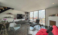 Apartamento triplex con terraza en venta en Granada  